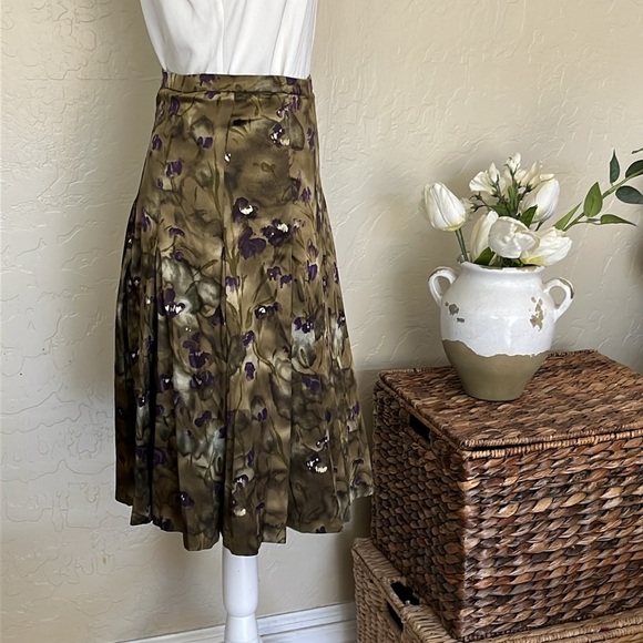 PIAZZA SEMPIONE MILANO NWT OLIVE W/ PURPLE FLOWER SILK SKIRT - Size 44 / US 8 - Picture 2 of 11